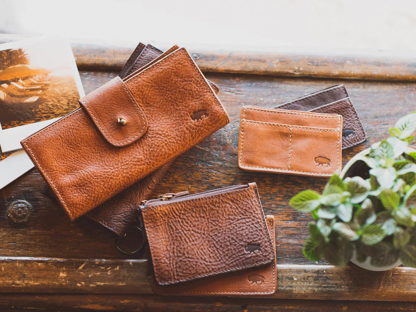 Do Leather Wallets Stretch? What’s Normal, What’s Not, and What to Do