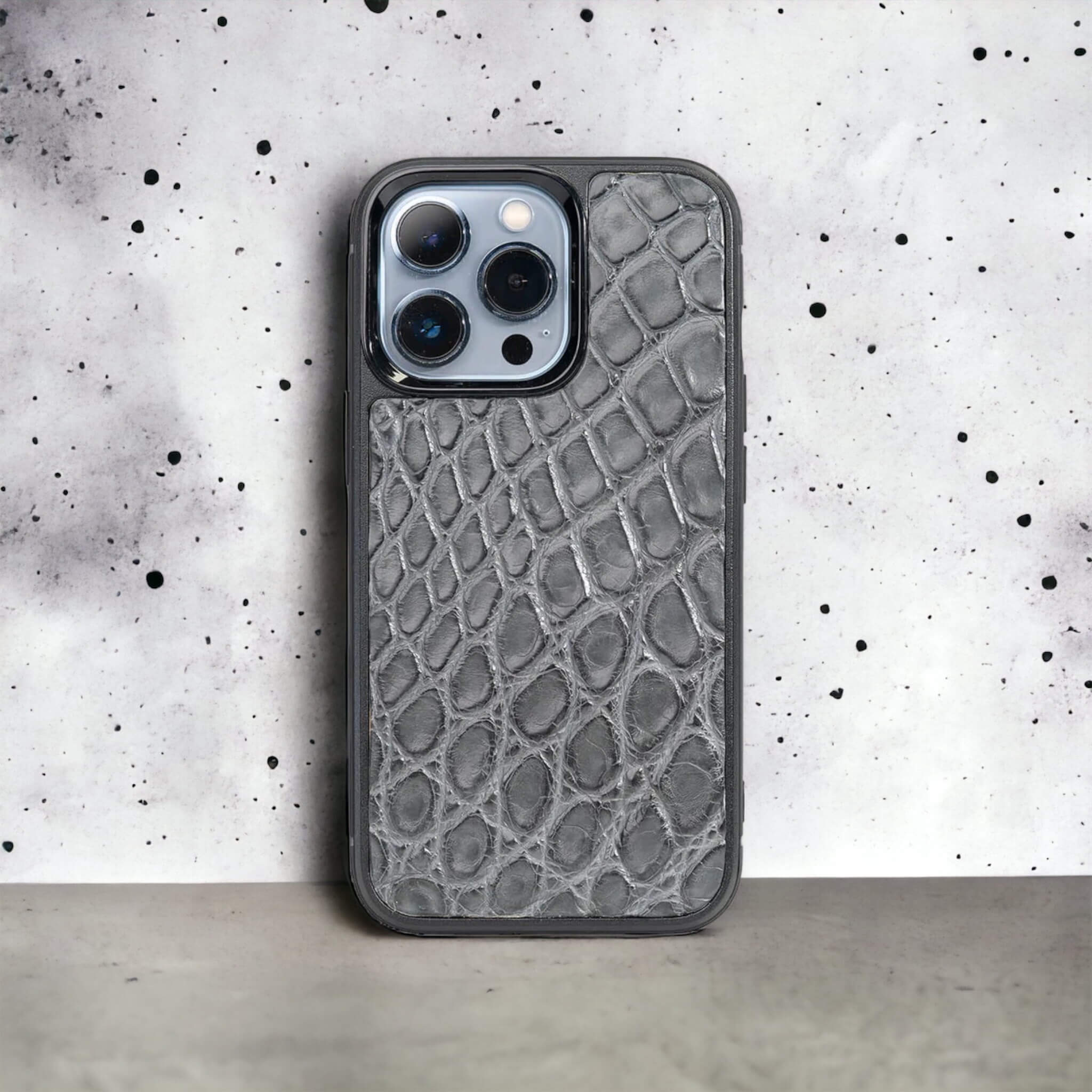 Classic Case For iPhone 13 Pro in Alligator