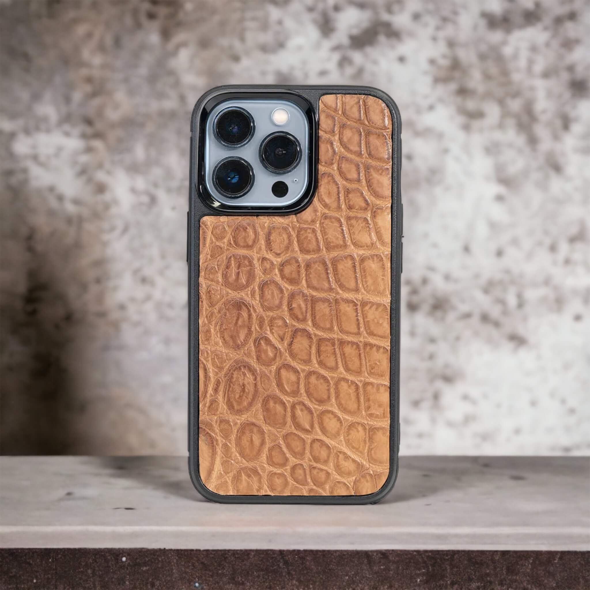 Classic Case For iPhone 13 Pro in Alligator