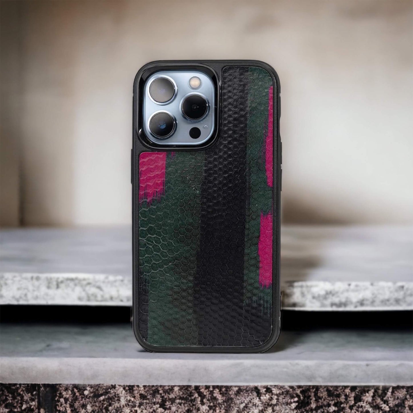 PHONE 13 PRO CASES COBRA BLACK AND GREEN